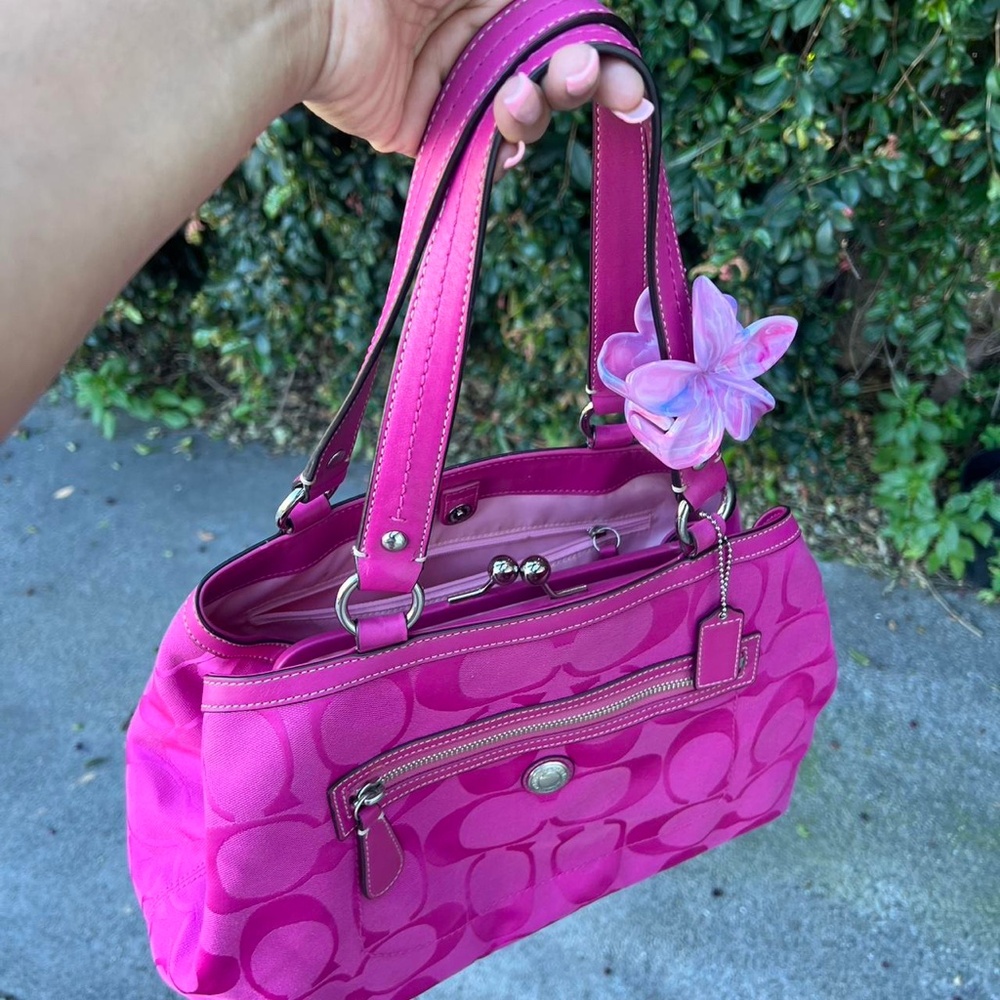 Y2K Hot Pink Coach Signature Laura Kisslock Tote Bag - Picture 3 of 7